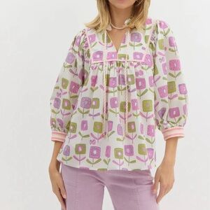 NWT! Entro Flower Top